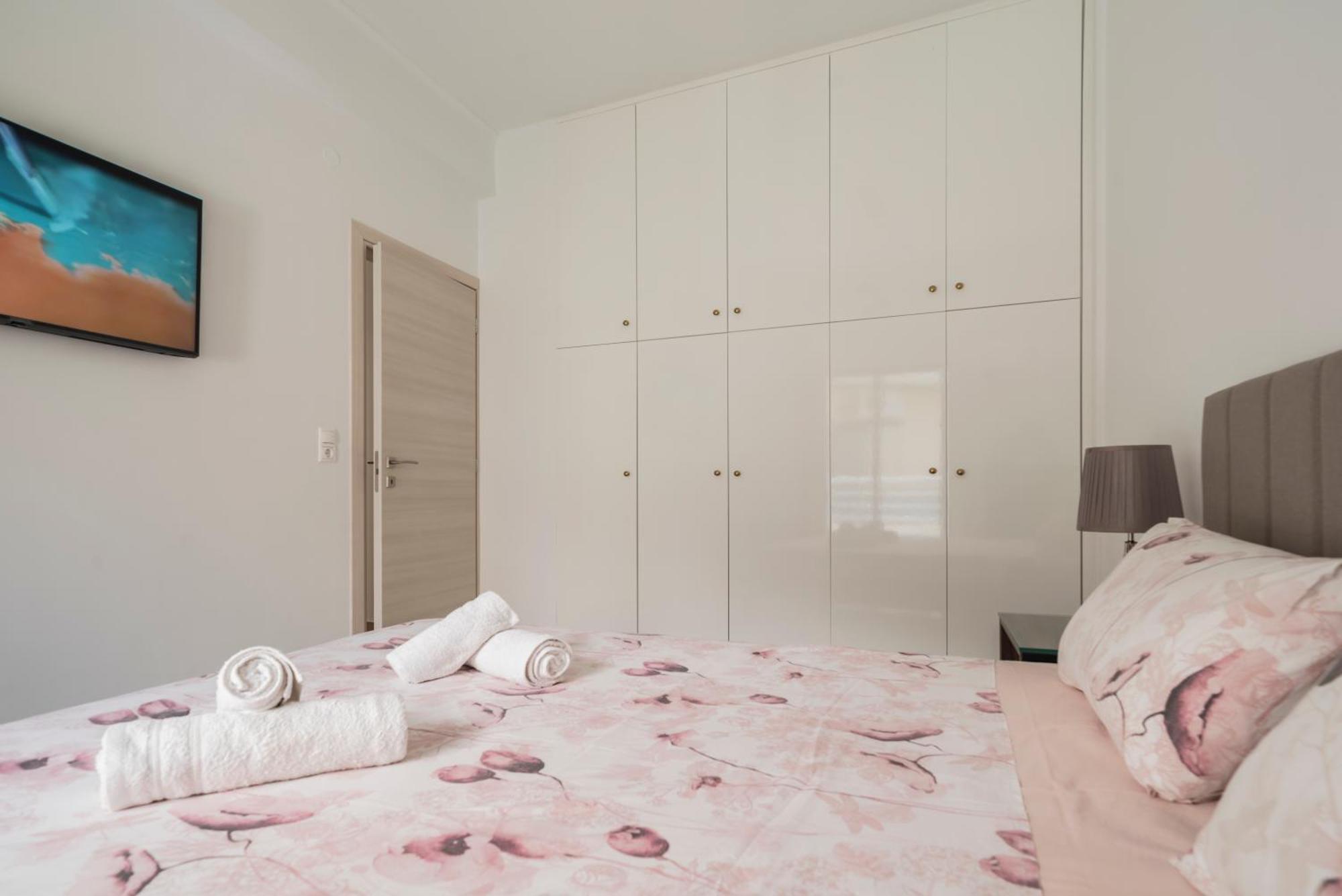 Neon 2Br Luxurious Central Apt Heraklion 外观 照片