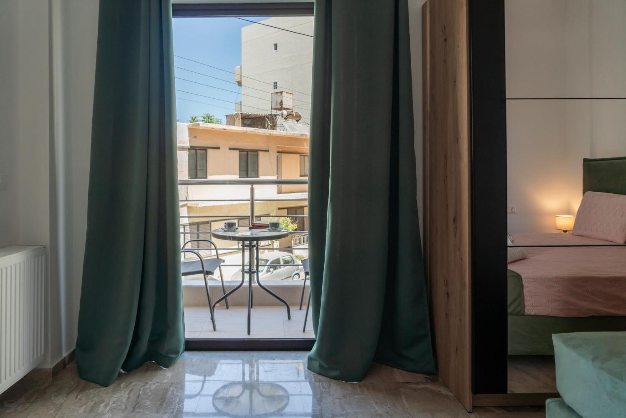 Neon 2Br Luxurious Central Apt Heraklion 外观 照片